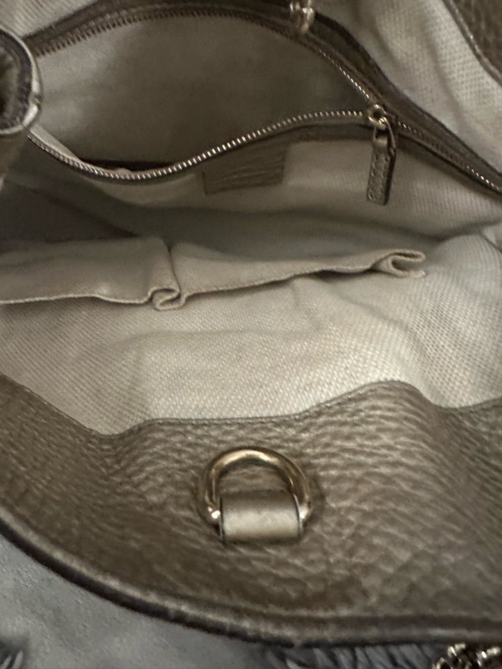 Gucci Metallic Taupe Soho Leather Shoulder Bag - Picture 6 of 8